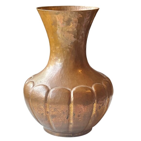 Hand Hammered Copper Vase  10" Tall Seamless Collectible Arts & Crafts Era - Picture 9 of 10
